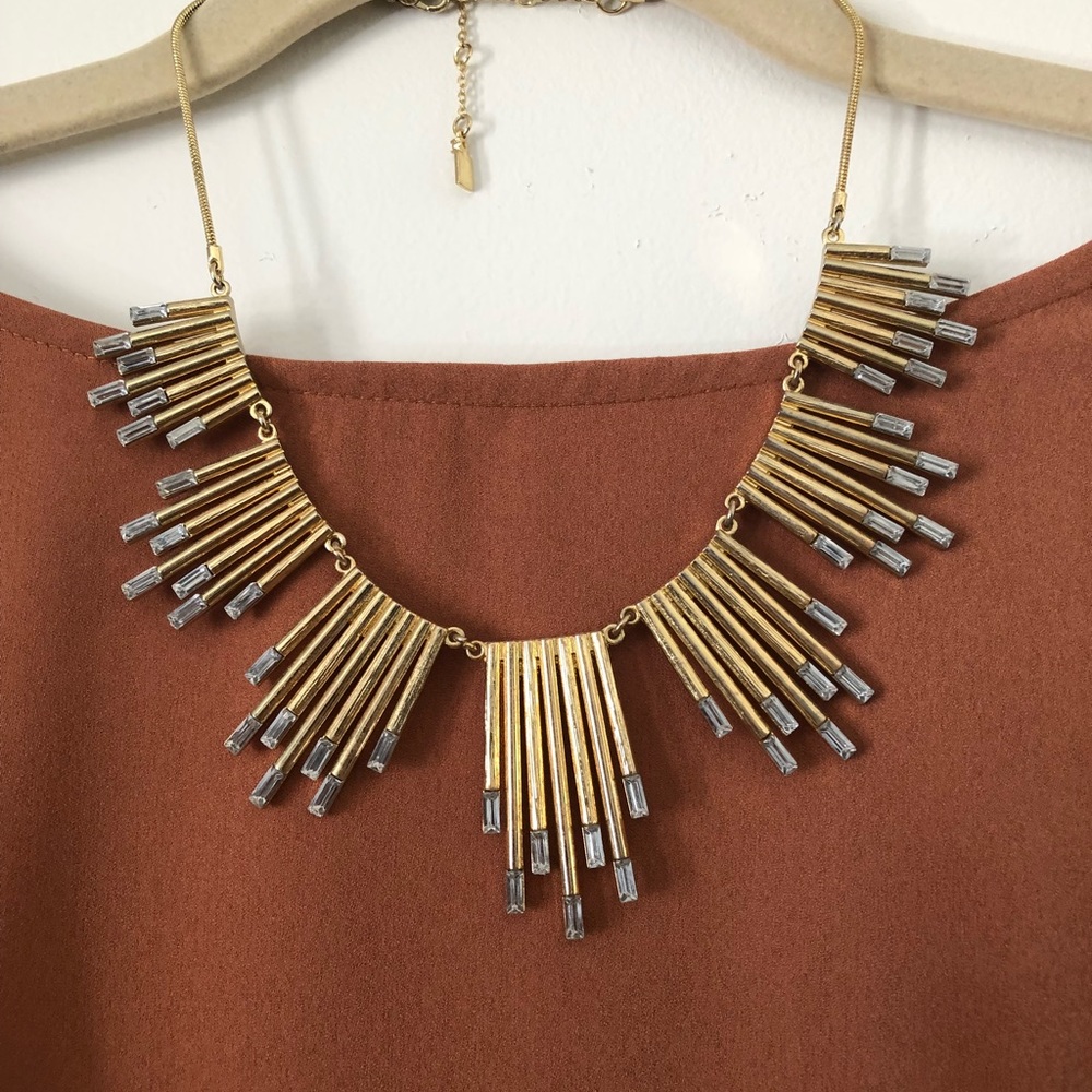 Gold statement necklace 🙌🏻
